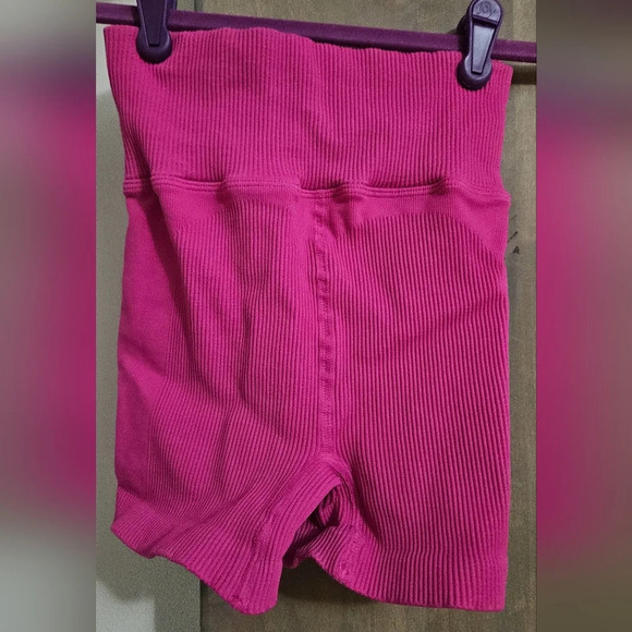 FREE PEOPLE FP movement Happiness Runs shorts berry. Size xs/s - Picture 3 of 7